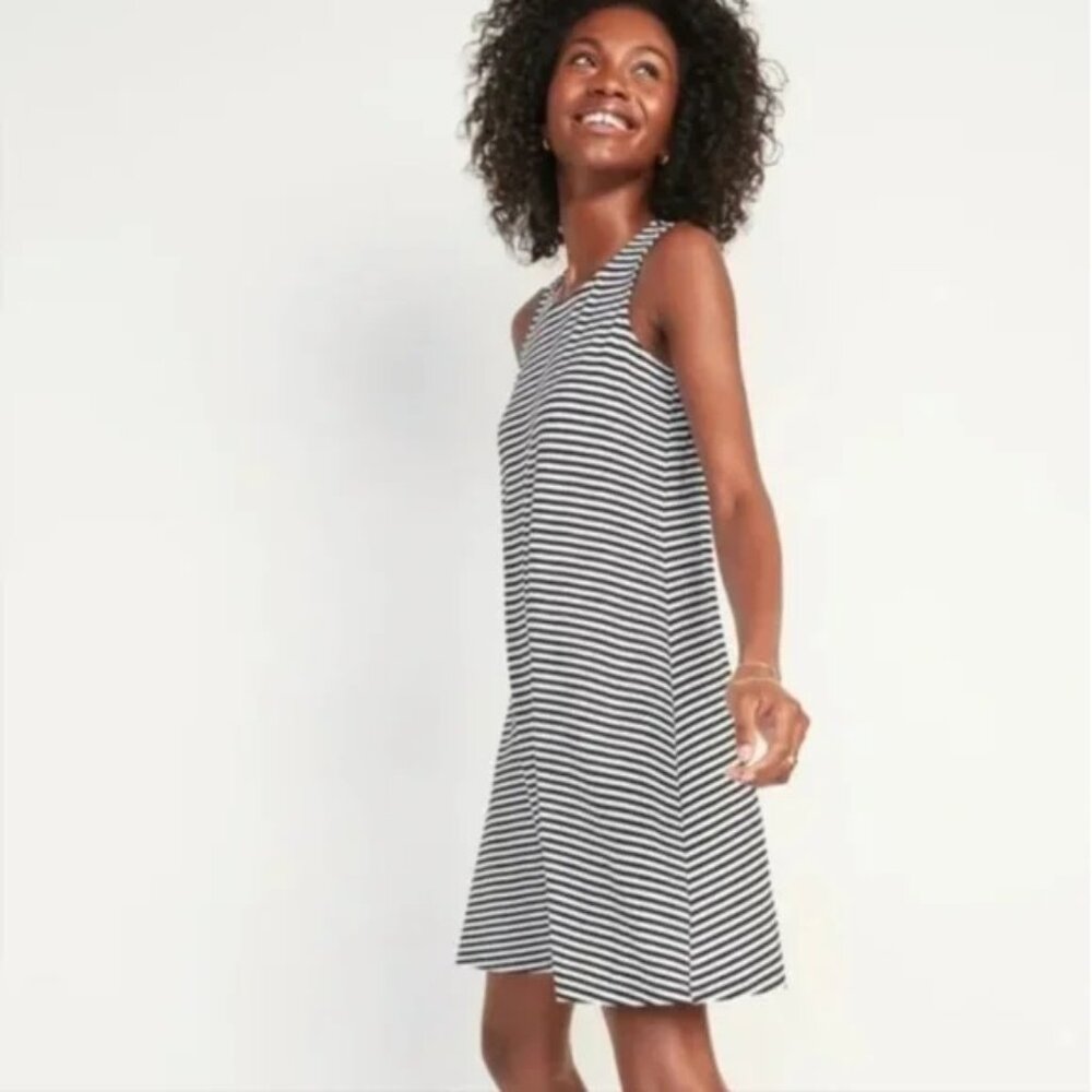 ⭐ Old Navy White / Black Striped Swing Tank Dress Size Small